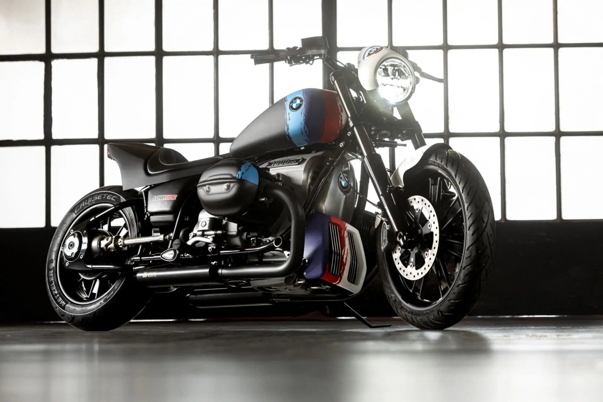 الدراجة النارية BMW R18
