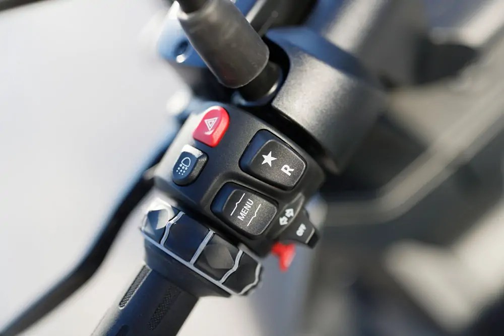 أزرار التحكم الدراجة الكهربائية بي إم بليو Motorrad CE 