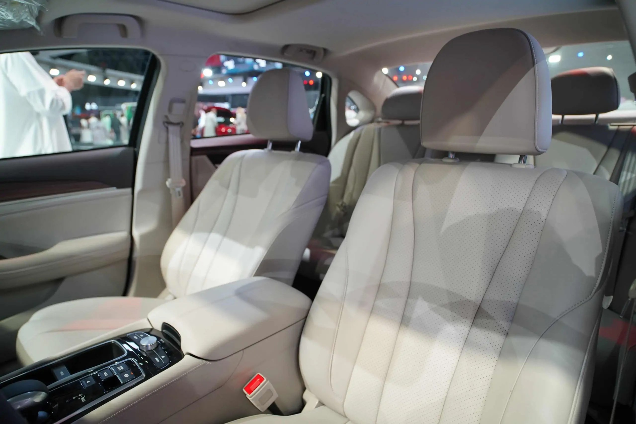 المقاعد الأمامية للسيارة جي إيه سي GA6 موديل 2022