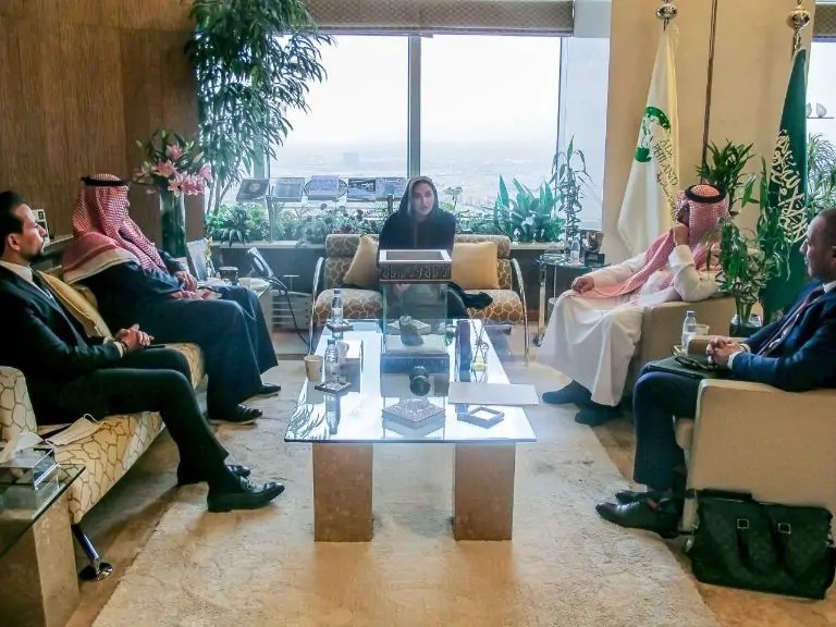 الأميرة لمياء بنت ماجد آل سعود مع الاستاذ يوسف المجدوعي