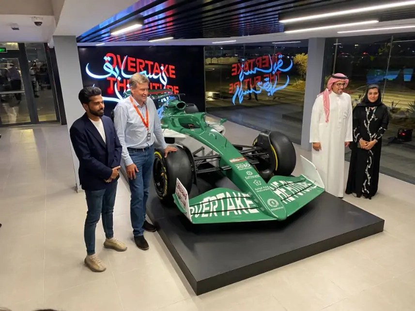 تدشين مركز الزوار لجائزة السعودية الكبرى F1