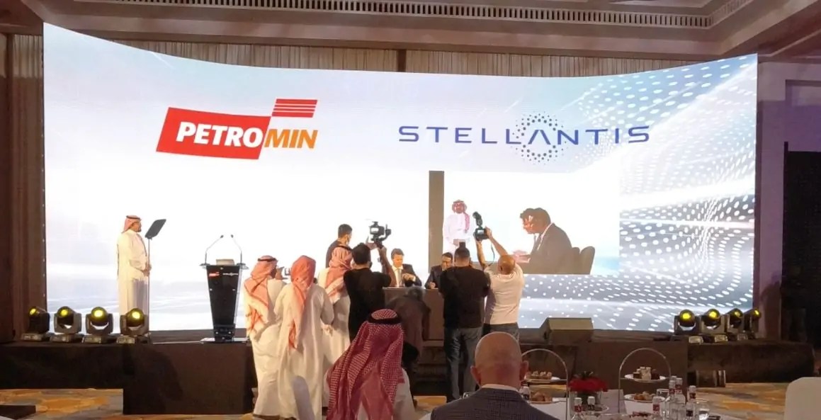 توقيع الشراكة الاستراتيجية لبترومين وكيلا لعلامات مجموعة ستيلانتس في السعودية