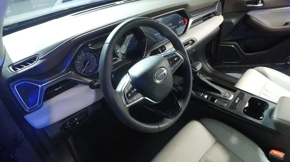 المقصورة الداخلية للسيارة جي إيه سي GS4