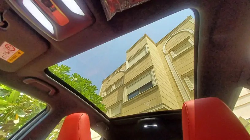 فتحة سقف بانورامية في شانجان يوني-تي موديل 2023
