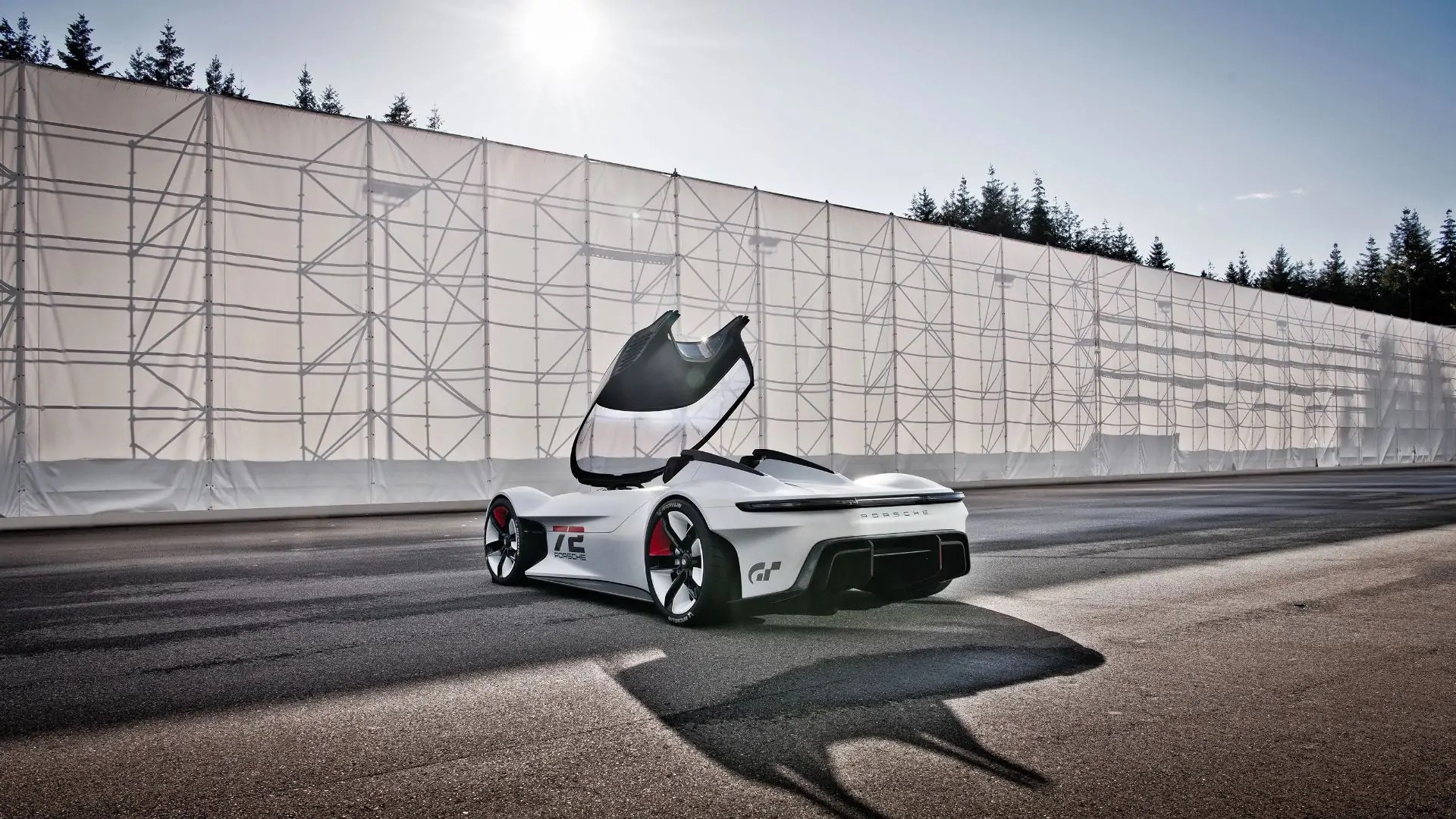 تصور مستقبلي للسيارات الرياضية الكهربائية مع بورش فيجن جران توريزمو 