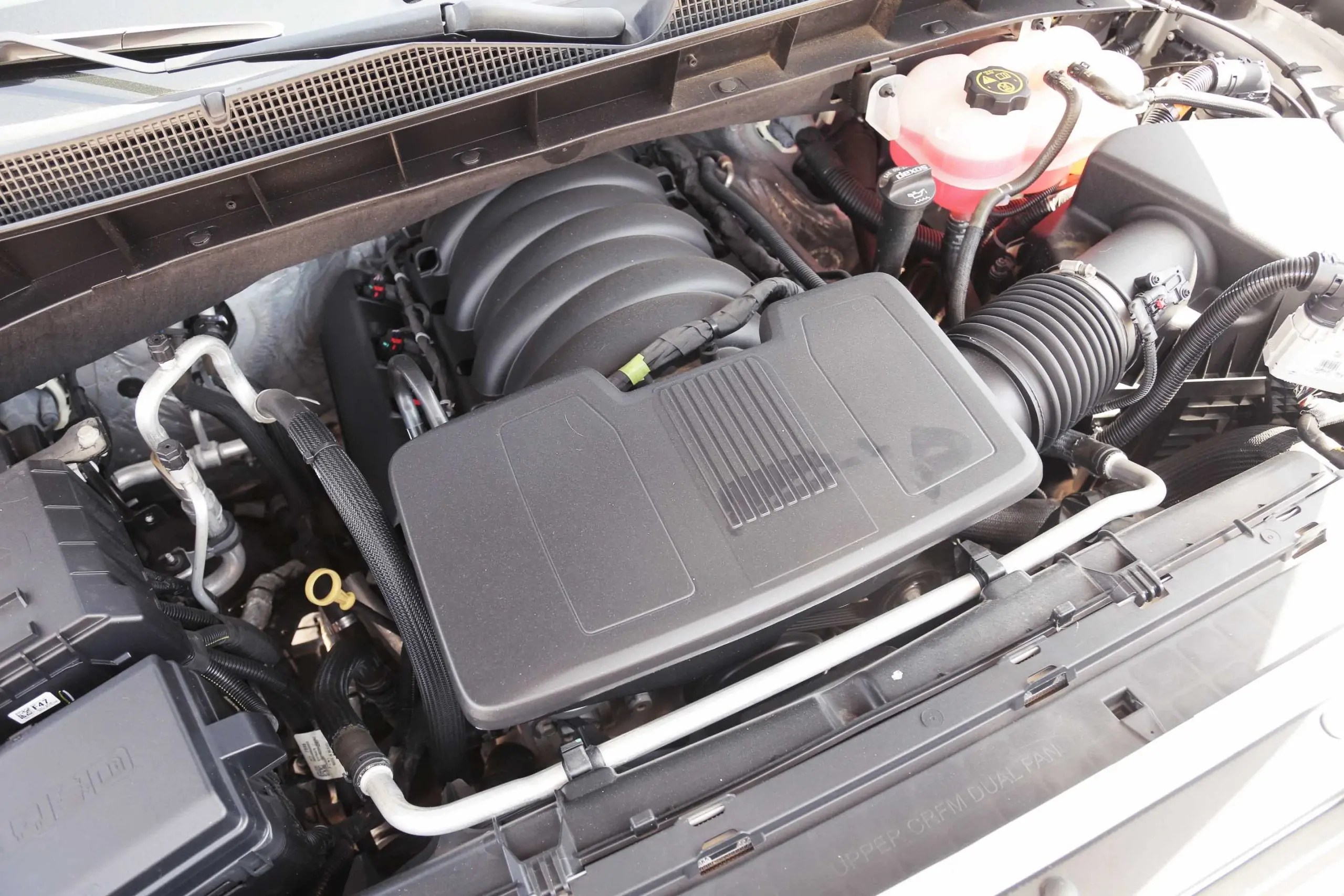 محرك السيارة شيفروليه سيلفرادو RST Z71