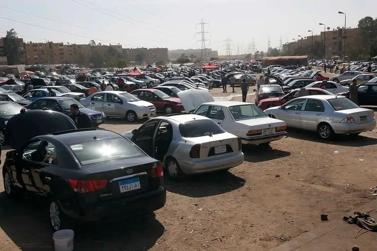 سوق السيارات المستعملة الاسبوعي بالقاهره