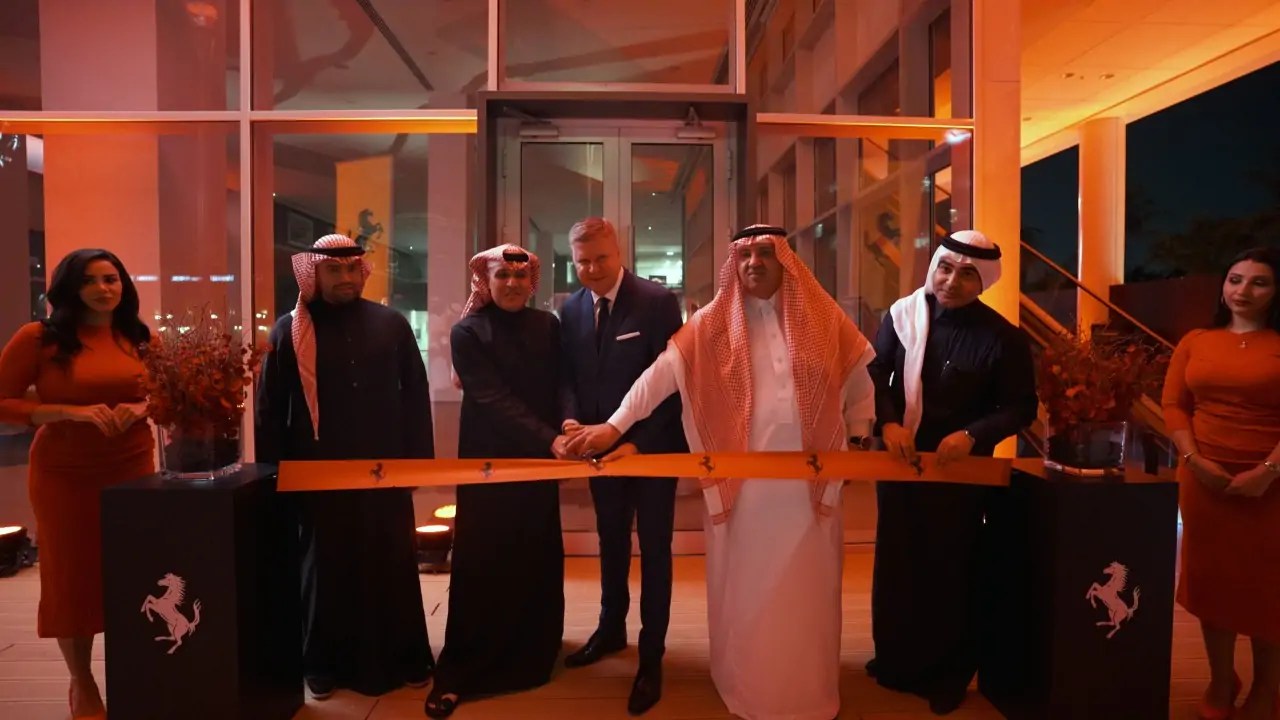افتتاح شريط صالة عرض جدة