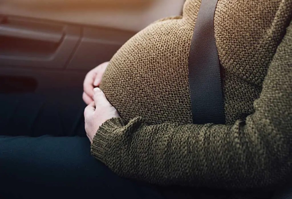 احتياطات خاصة لربط حزام الأمان للسيدة الحامل 