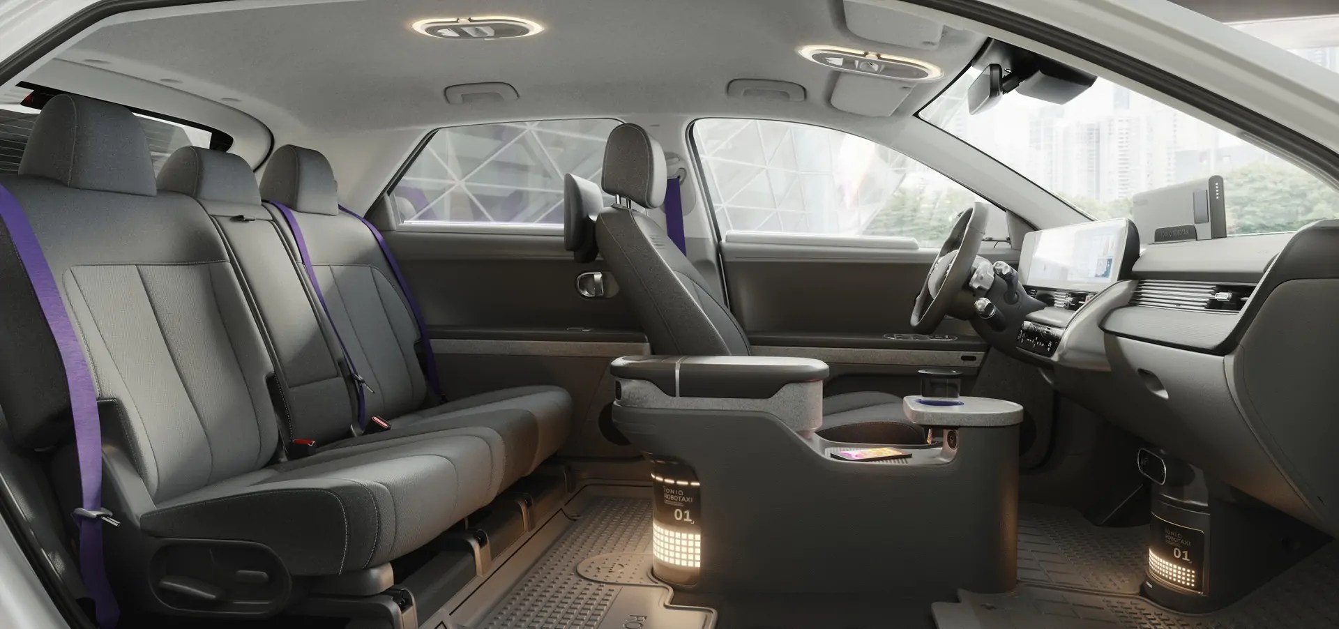 سيارة هيونداي أيونك 5بتقنية القيادة الذاتية من موشنال وليفت