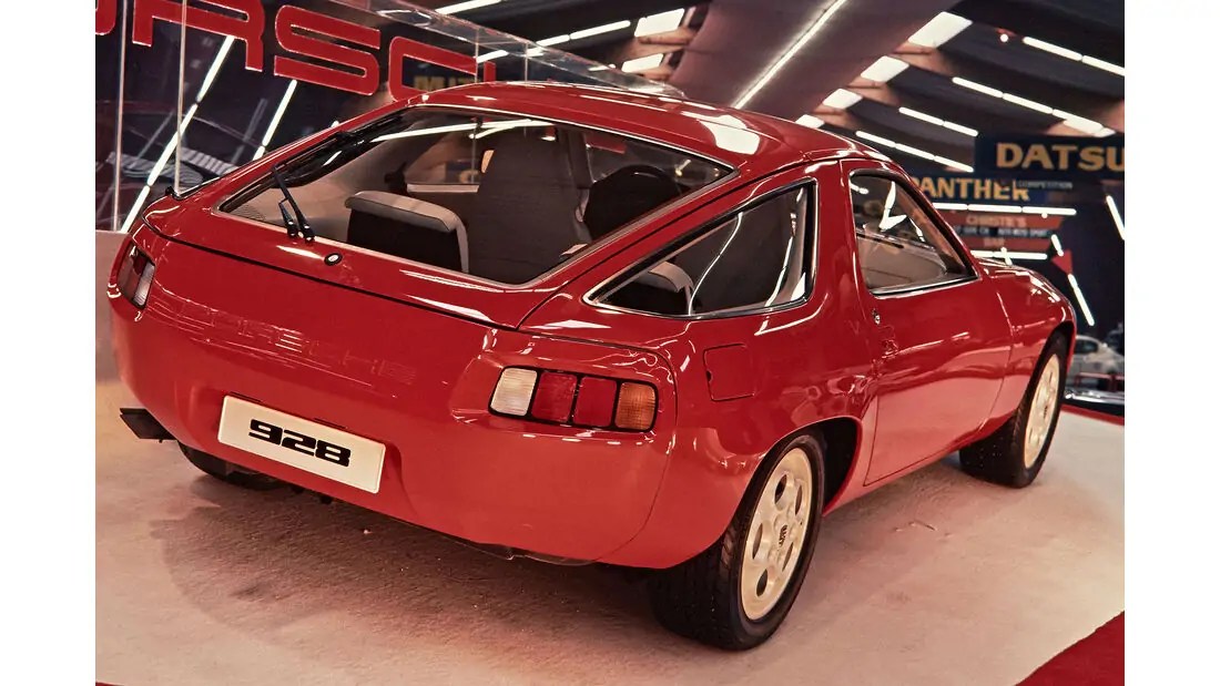 بورش 928 لأول مرة بمعرض جينيف 1977 