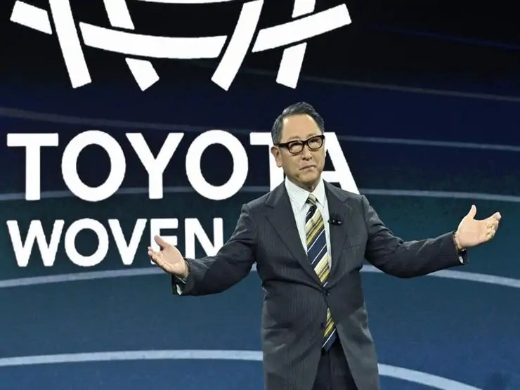 أكيو تويودا يخلي منصبة بعد 14 عاما من الحضور 