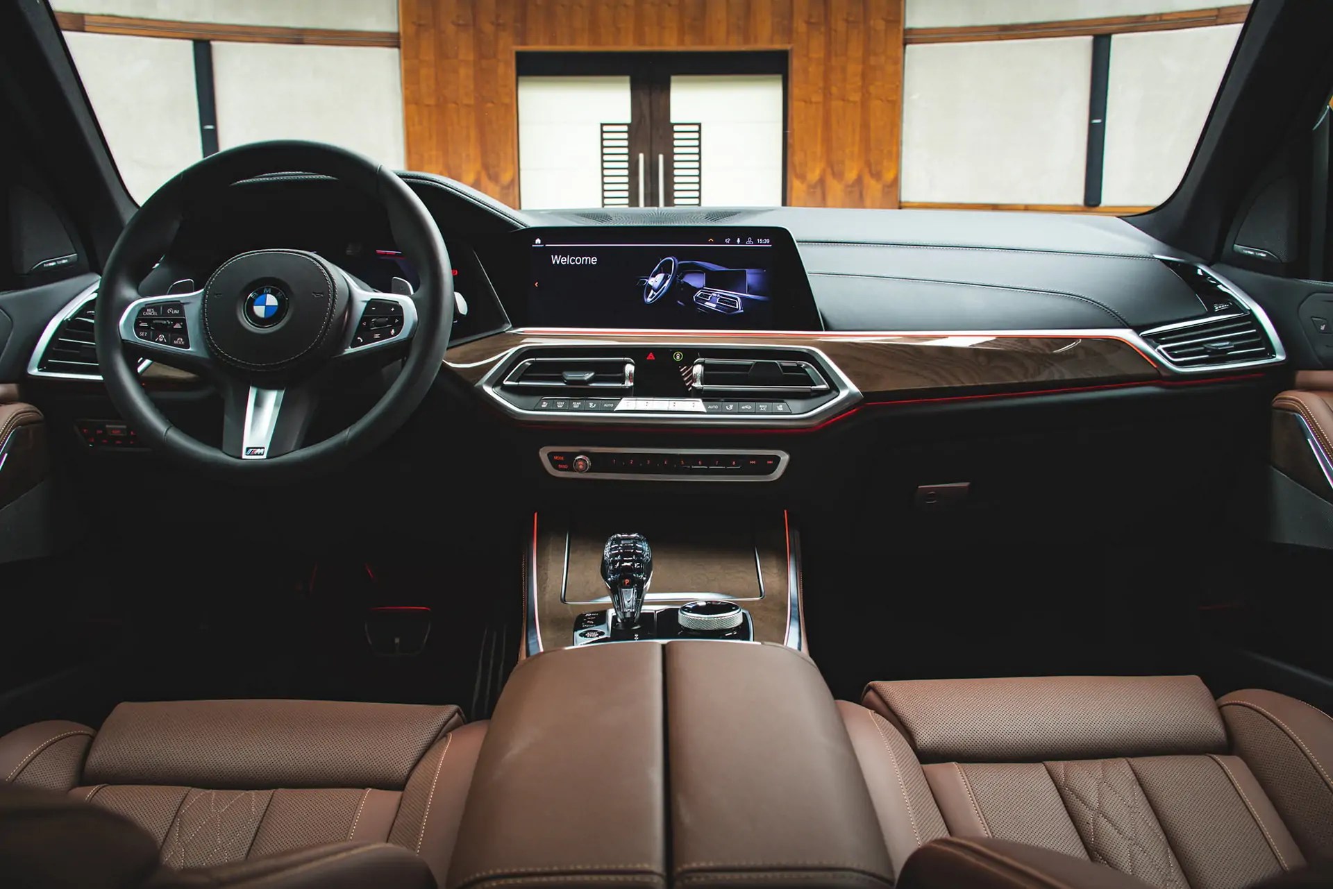 BMW أبو ظبي تختبر X5 وتكشف عن X DRIVE 40I  بترقيات جديده