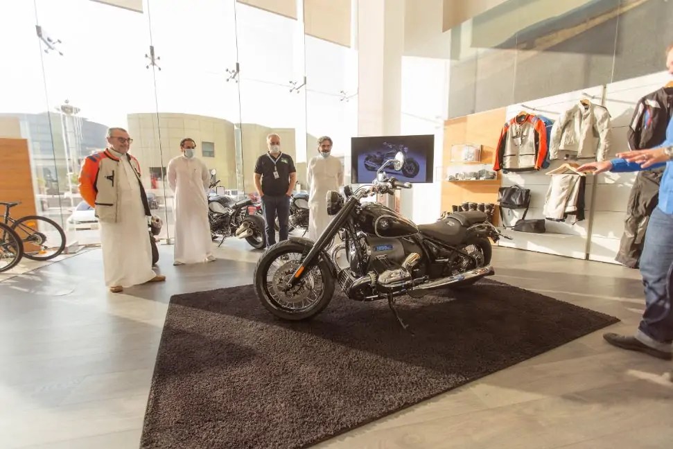 BMW الناغي تدشن أول دراجة R18 في الشرق الأوسط