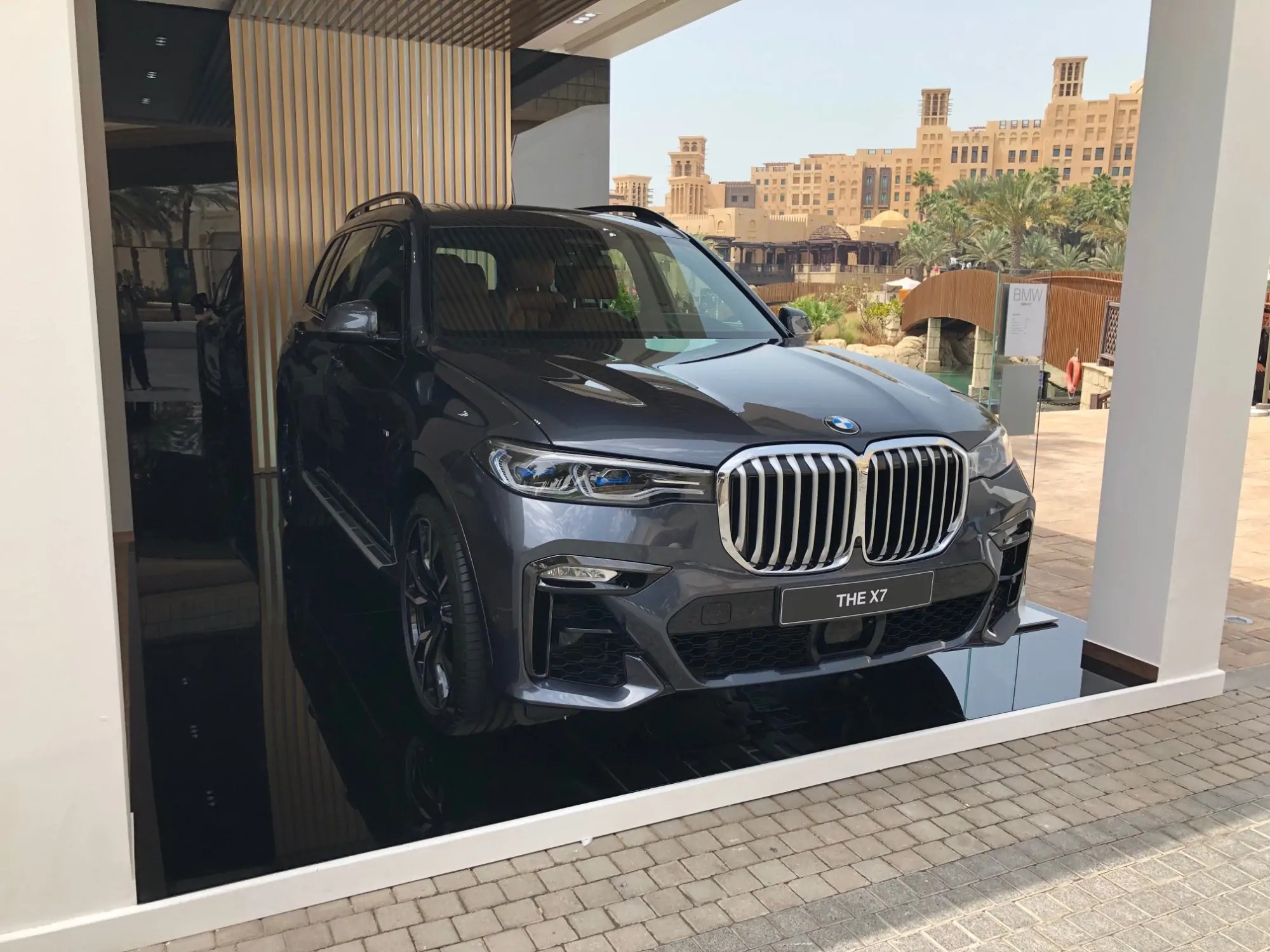 BMW تعرض سيارتها الفنية في آرت دبي للمرة الأولى في الشرق الأوسط