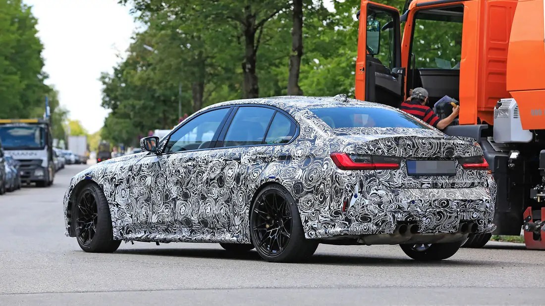 BMW تكشف عن 4 سيارات كوبيه من الفئة الرابعه بخيارات قوة متعدده