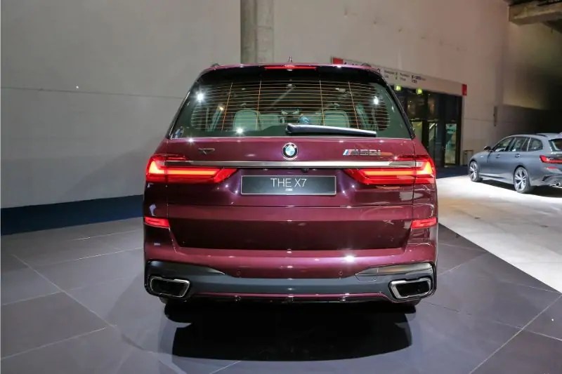 BMW X7 M50i تنكشف رسمياً في معرض فرانكفورت للسيارات