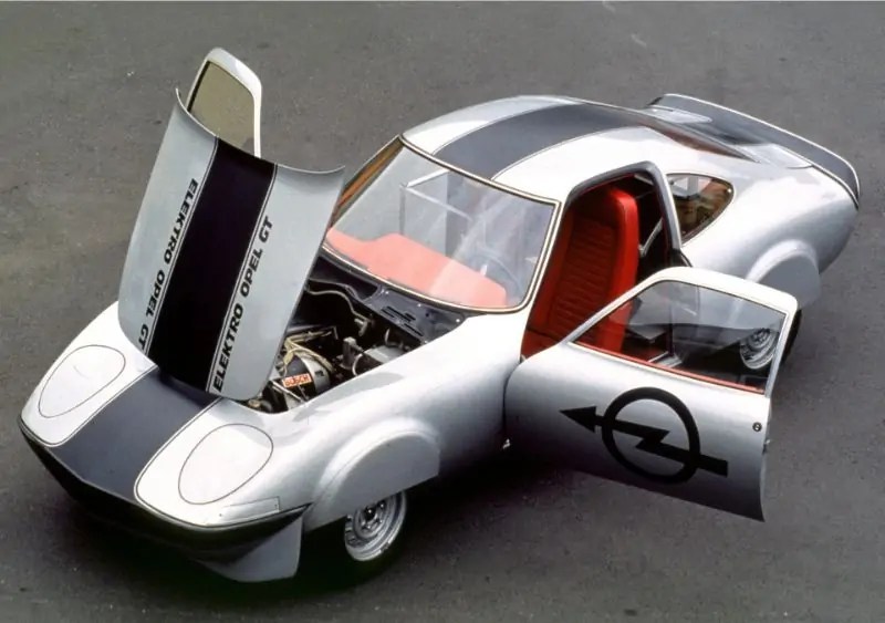 أوبل تنفض الغبار عن إلكترو GT 1971 لتسلط الضوء على مستقبلها الكهربائي