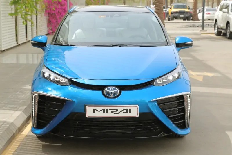 أول تجربة للسيارة الهيدروجينية تويوتا ميراي في السعودية