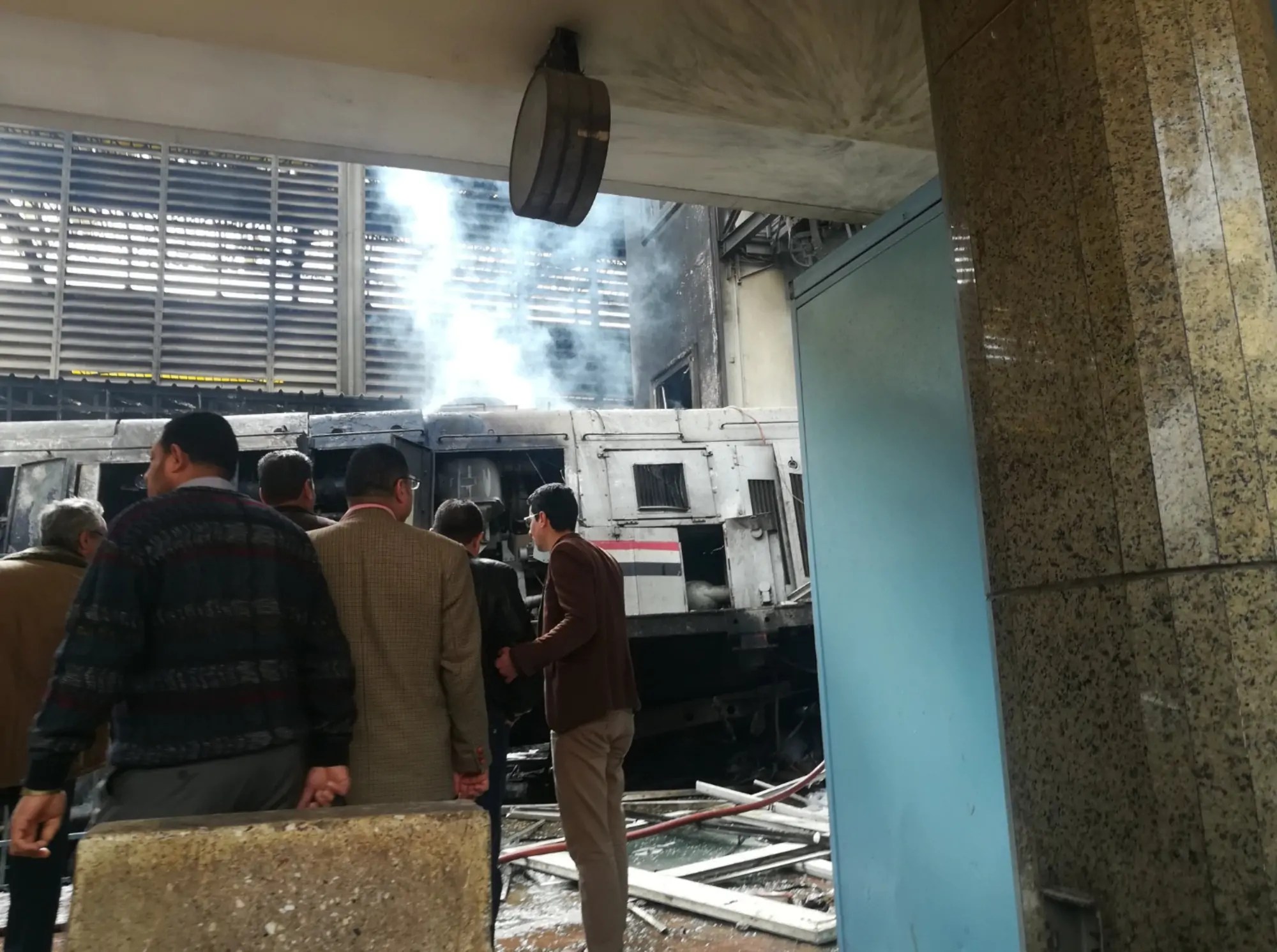 القاهرة تستيقظ على كارثة محطة القطارات الرئيسية والمحصلة 30 متوفي ومصاب