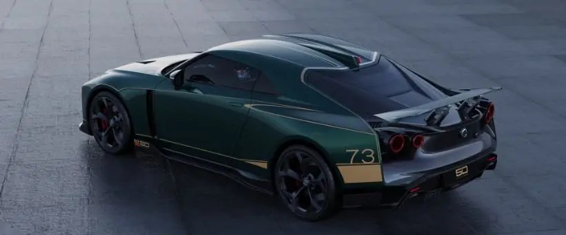 مشهد علوي لسيارة نيسان GT-R50 