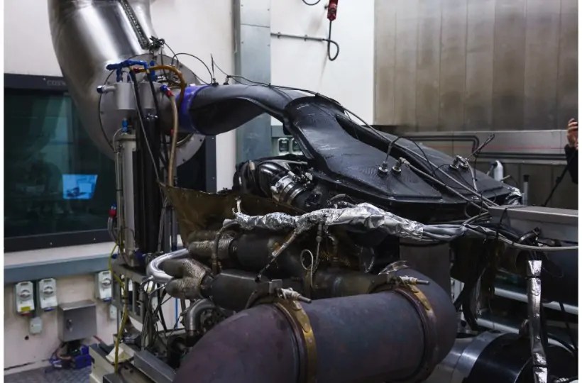 بالفيديو: أستون مارتن تكشف أسرار محركها الخارق