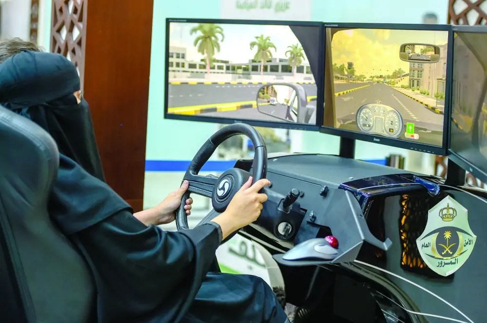 برامج تفاعلية لتدريب المراهقين والكبارعلى قيادة السيارات بأمان