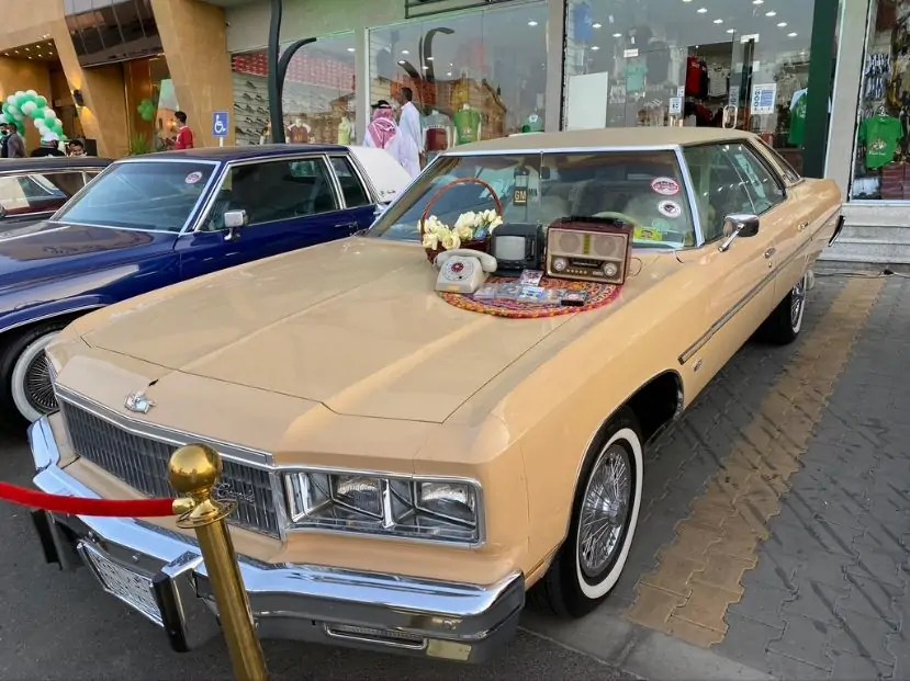 بمشاركة السيارات الكلاسيكية فندق كيان الطائف يحتفل باليوم الوطني