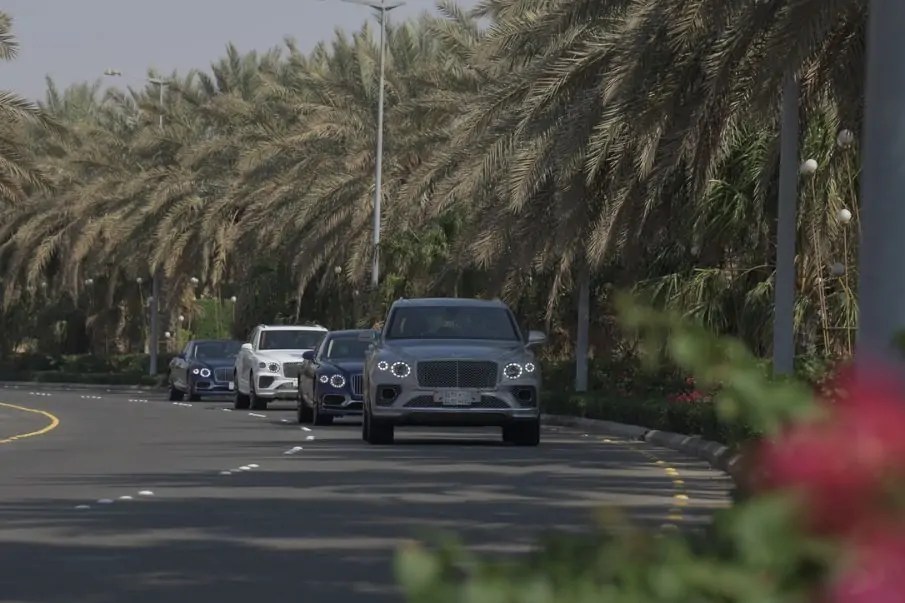 بنتلي السعودية تنظم تجربة قيادة لأحدث سياراتها