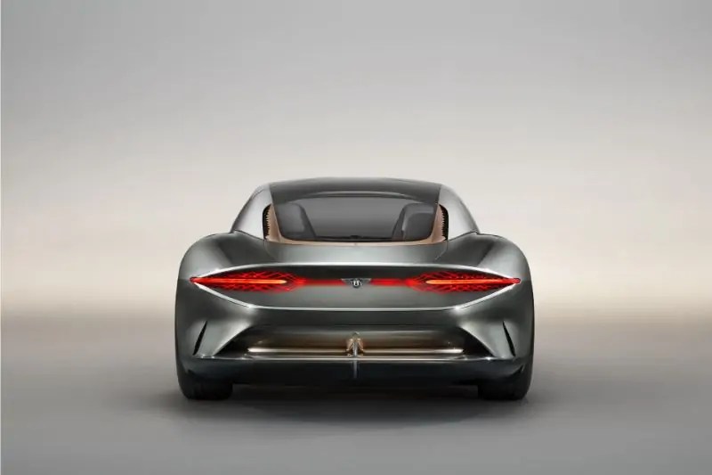 تعتقد شركة بنتلي أنه قد يمكننا الحصول على سيارة كهربائية بالكامل تحمل شعار الشركة بحلول عام 2025