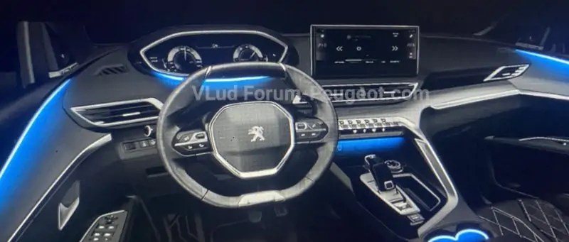 انتشرت العديد من الصور المسربة لسيارة بيجو 3008 على الانترنت على موقع Forum-Peugeot