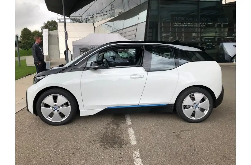 تجربة قيادة BMW i3 الجديدة 2019