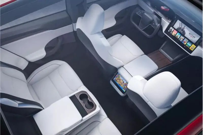 ترقيات تصميمية خارجية وداخلية تتمتع بها تيسلا موديل S الجديدة
