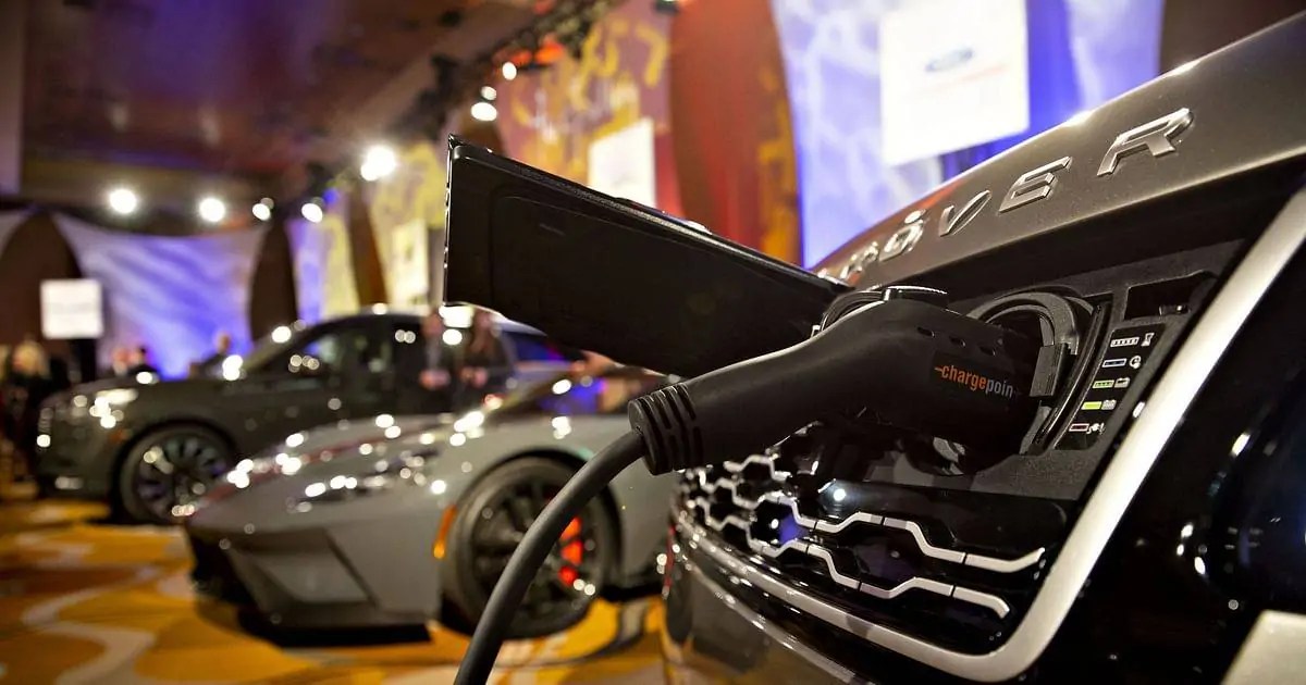 جاكوار تتحول للسيارات الكهربائية بالكامل في 2025