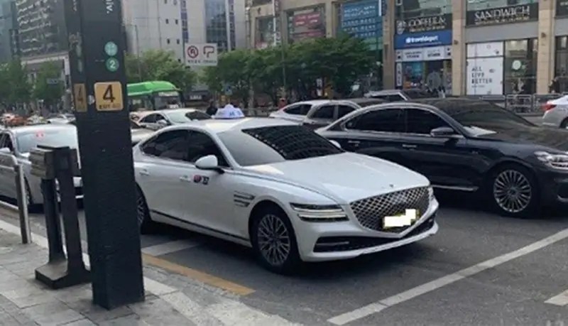 كشفت جينيسيس عن الجيل الجديد من G80 وقد ظهرت كسيارة أجرة بكوريا الجنوبية