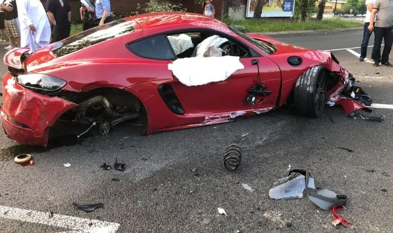حادث وقع في 20 مايو 2018 بين سيارتي فيراري 458 سبايدر وبورشه 718 كايمان GTS