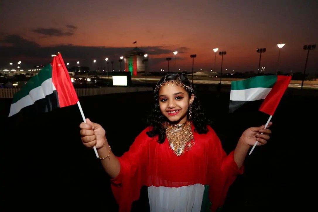 سباق جائزة الاتحاد الكبرى للفورمولا يحتفل باليوم الوطني الاماراتي