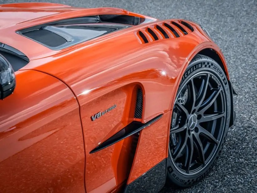 مرسيدس AMG GT Black Series 2021 تتوفر بلون برتقالي حصري