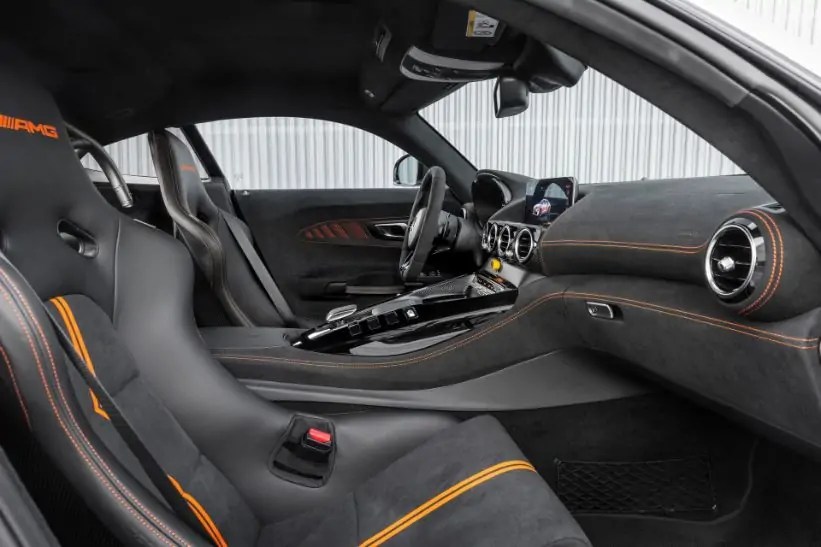 مقصورة مرسيدس AMG GT Black Series 2021