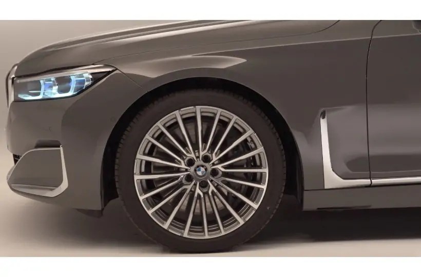سعودي أوتو تستكشف BMW الفئة السابعة LCi بتحديثات منتصف العمر