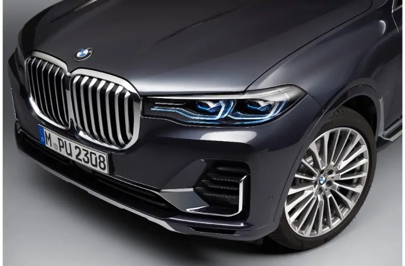 سعودي أوتو تستكشف BMW X7 الجديدة كليا