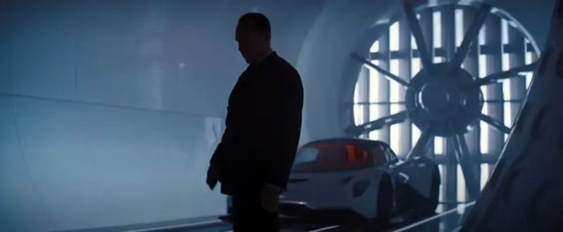 سيارات استون مارتن ولاندروفر تسجل حضوراً قوياً في إعلان فيلم جيمس بوند الجديد