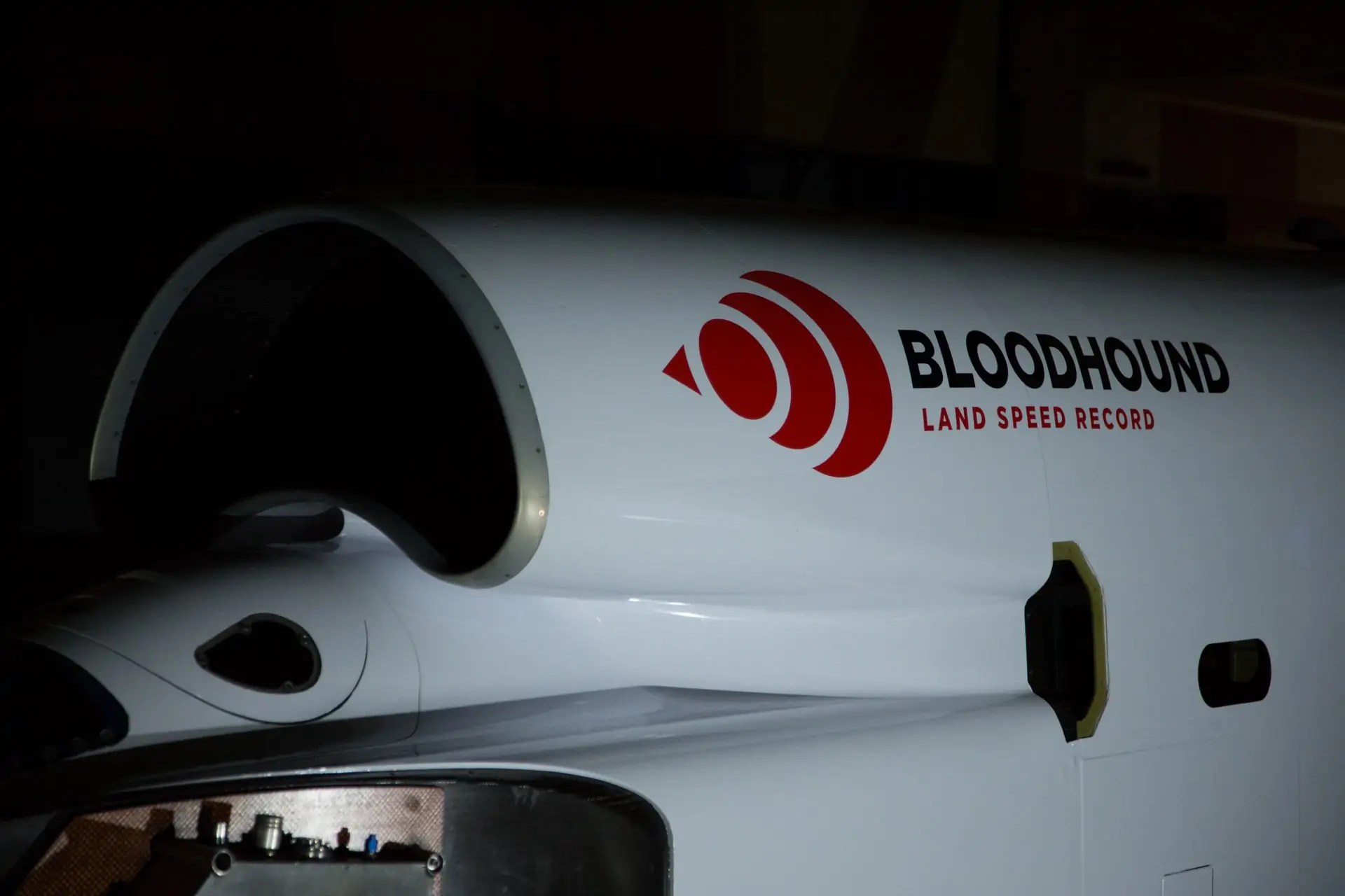 سيارة Bloodhound LSR خارقة السرعة تستعد للاختبارات بجنوب أفريقيا