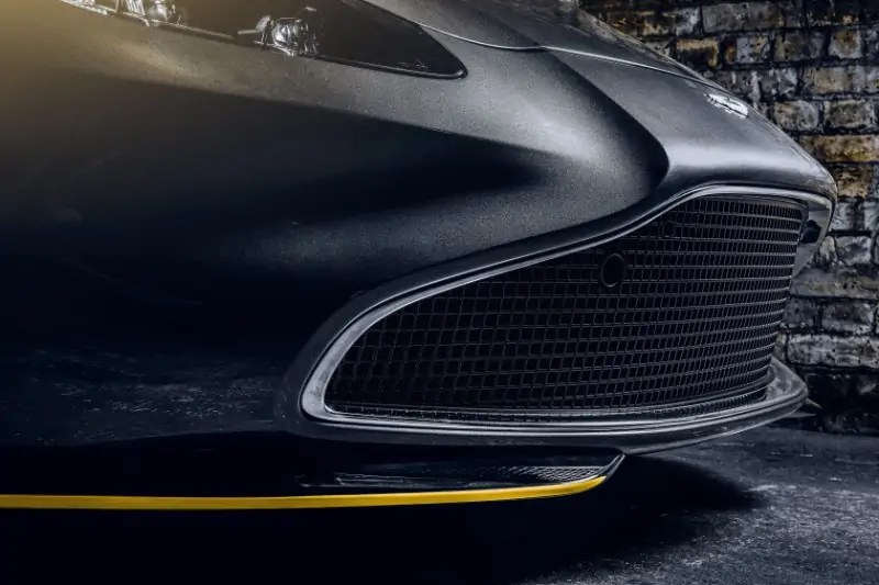 سيارة أستون مارتن 007 رياضية محدودة الإصدار احتفالاً بإطلاق فيلم جيمس بوند الجديد