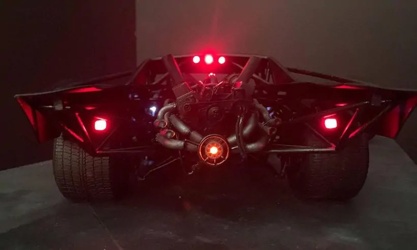 سيارة باتمان الجديدة من الخلف
