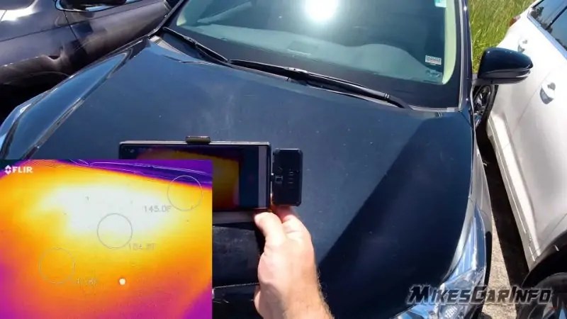 شاهد فيديو حراري يوضح ارتفاع حرارة السيارات السوداء مقارنة بالسيارات الأخرى