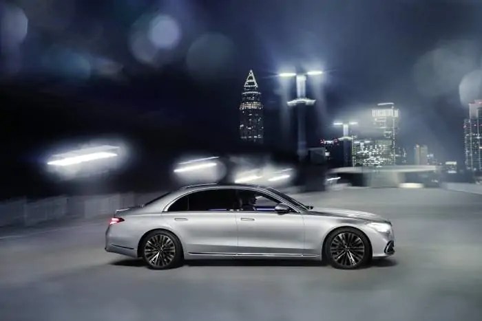 شاهد مرسيدس الفئة S تتفوق على BMW الفئة السابعه وأودي A8