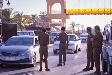 شرطة محافظة رفحاء تتابع تنفيذ الإجراءات الاحترازية والتدابير الوقائية بالمحافظة