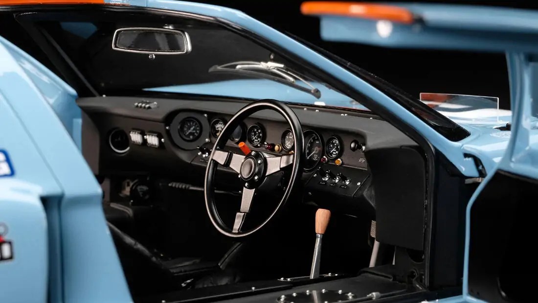 مقصورة فورد GT40 المحدثه