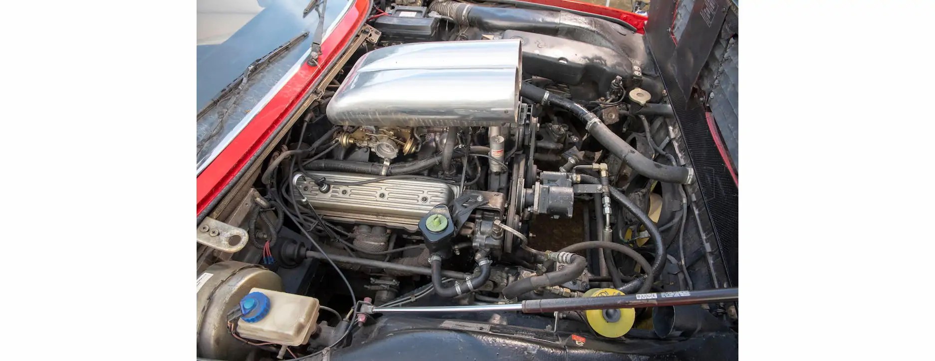 صدق أو لاتصدق فيراري بيك اب  بمحرك Chevy V8